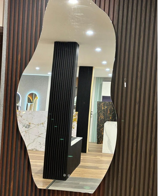 LED Mirror in Backlit Irregular Shape- MIIRRE02